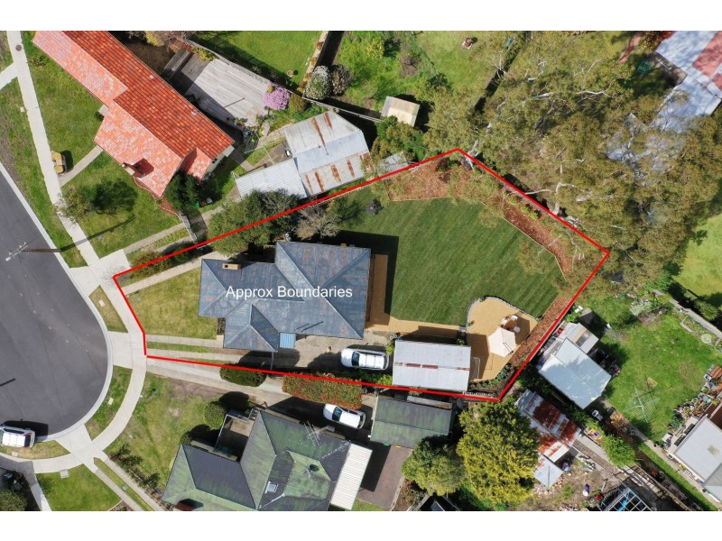 2 Dunedin Close, Claremont TAS 7011