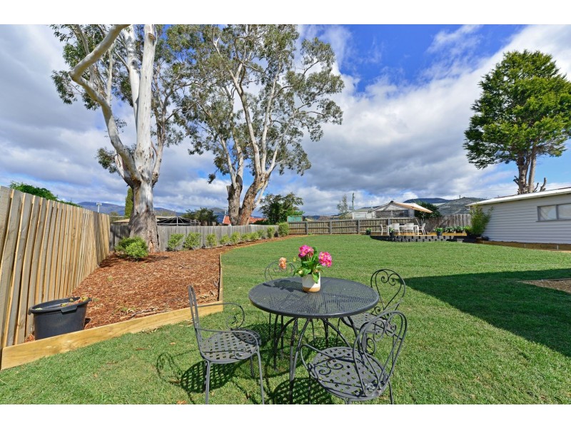 2 Dunedin Close, Claremont TAS 7011