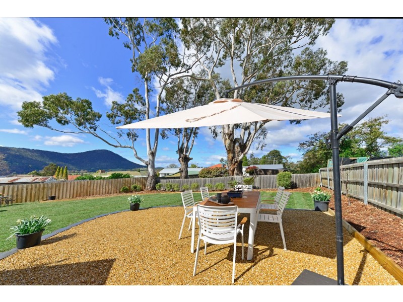 2 Dunedin Close, Claremont TAS 7011