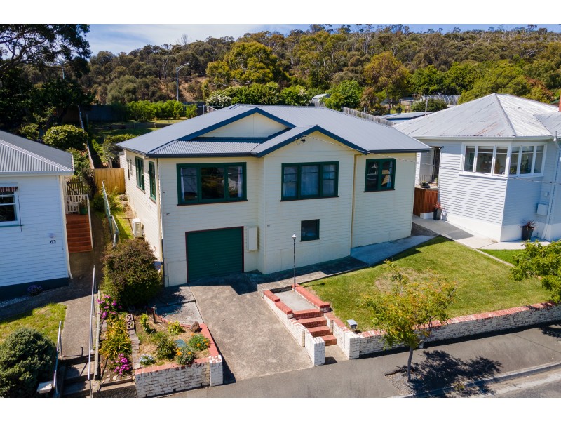 61 Oldham Avenue, New Town TAS 7008
