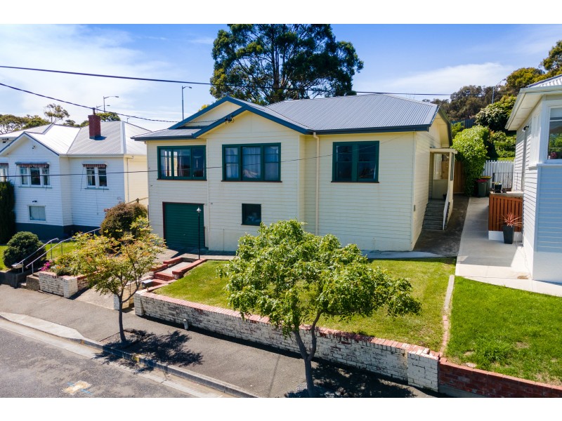 61 Oldham Avenue, New Town TAS 7008