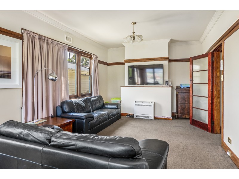 61 Oldham Avenue, New Town TAS 7008