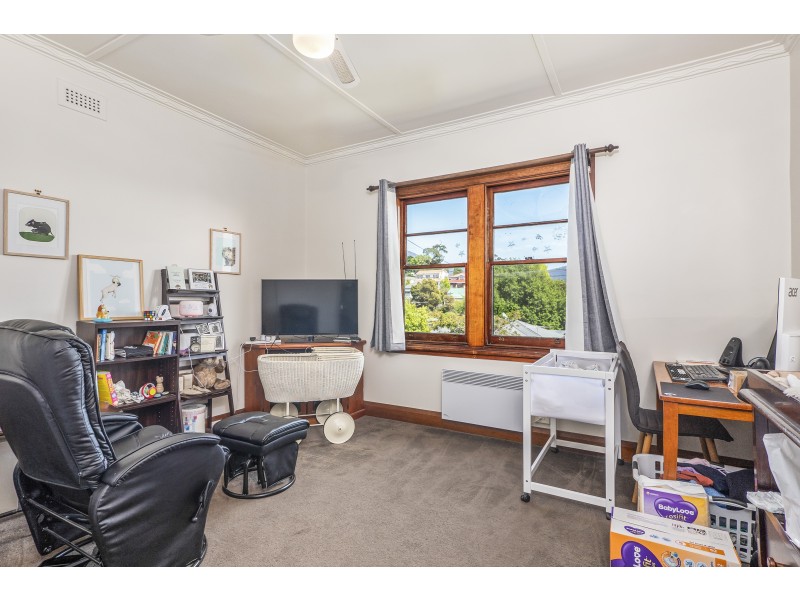 61 Oldham Avenue, New Town TAS 7008