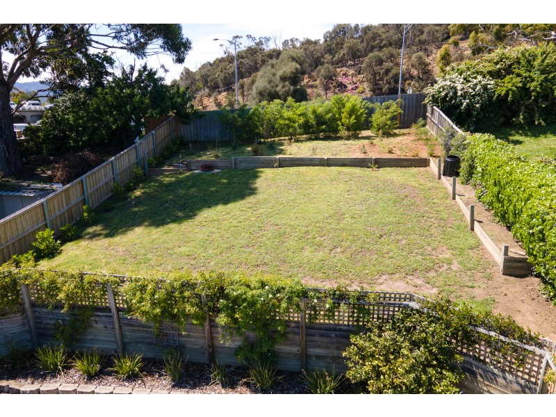 61 Oldham Avenue, New Town TAS 7008
