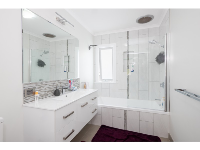 92 Renfrew Circle, Goodwood TAS 7010