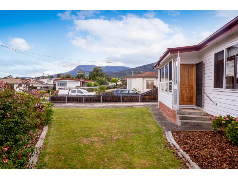28 Connewarre Crescent, Berriedale TAS 7011