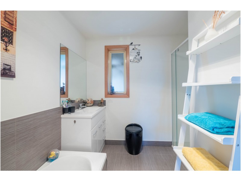 77 Edinburgh Crescent, Goodwood TAS 7010