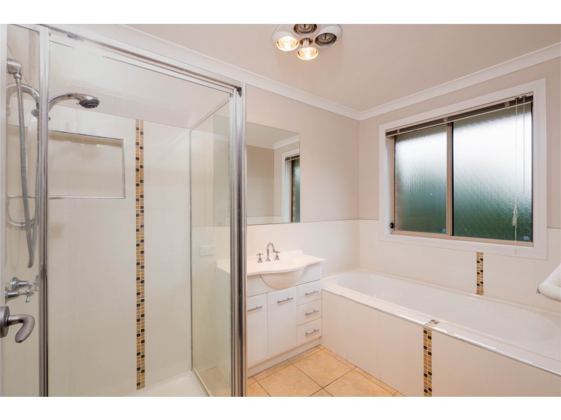 16 Emmaline Court, Rokeby TAS 7019