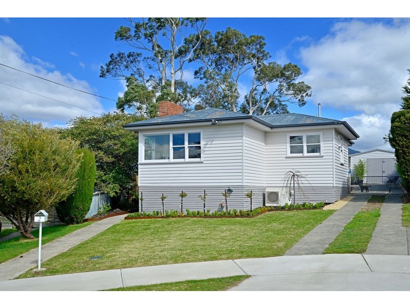 2 Dunedin Close, Claremont TAS 7011