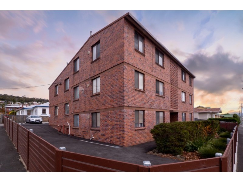 1/10 Charles Street, Moonah TAS 7009