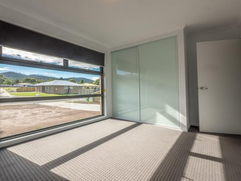 27 Holmfield Avenue, Clarendon Vale TAS 7019