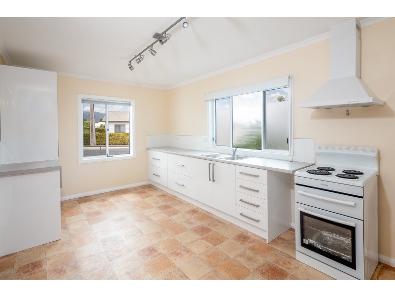 9 Seamew Street, Claremont TAS 7011