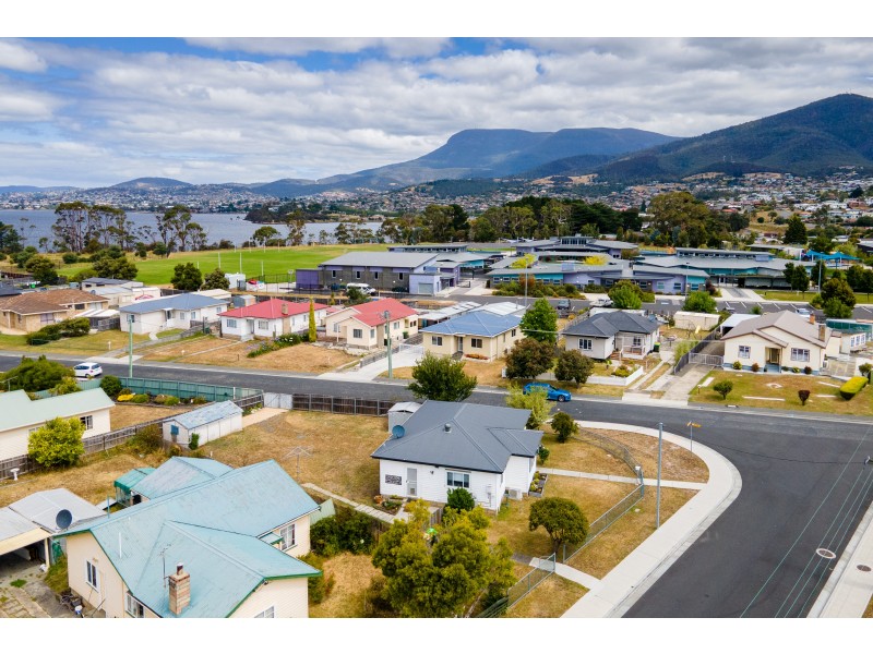 9 Seamew Street, Claremont TAS 7011