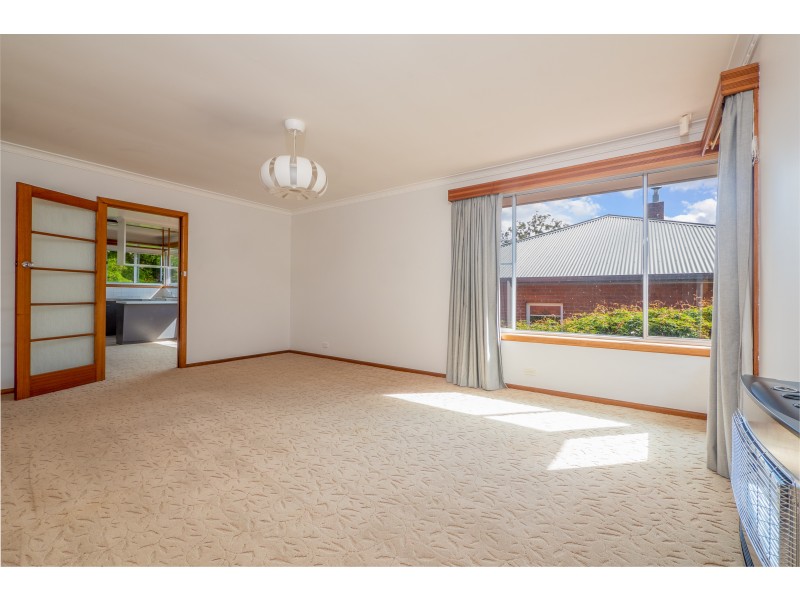 19 Newlands Avenue, Lenah Valley TAS 7008