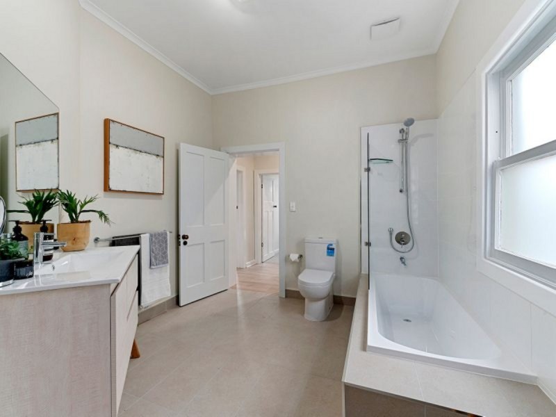22 Risdon Road, New Town TAS 7008