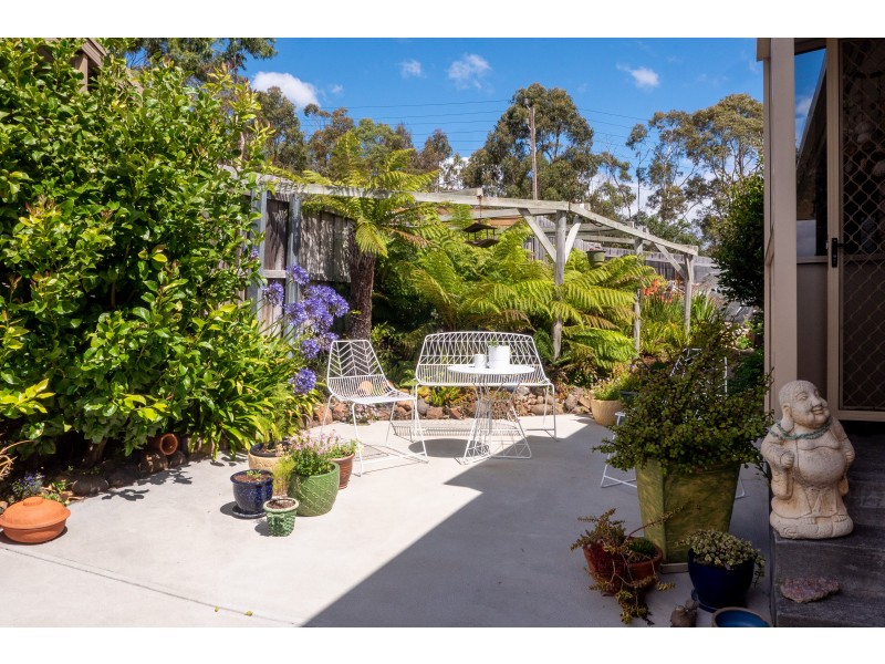 16 Lighton Way, Lenah Valley TAS 7008
