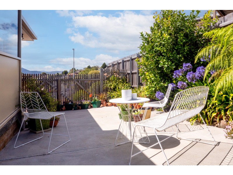 16 Lighton Way, Lenah Valley TAS 7008