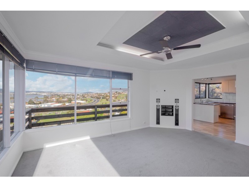 13 Kinarra Crescent, Chigwell TAS 7011