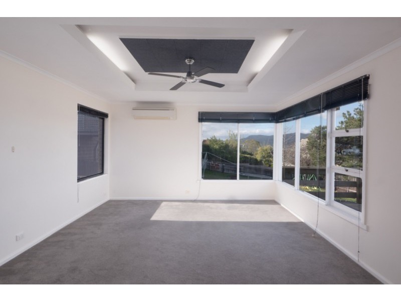13 Kinarra Crescent, Chigwell TAS 7011
