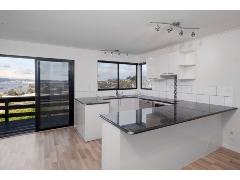 13 Kinarra Crescent, Chigwell TAS 7011