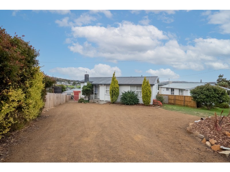 4 Centenary Crescent, Claremont TAS 7011