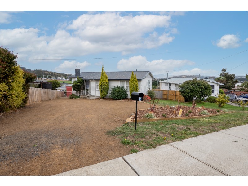 4 Centenary Crescent, Claremont TAS 7011