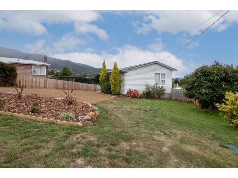 4 Centenary Crescent, Claremont TAS 7011