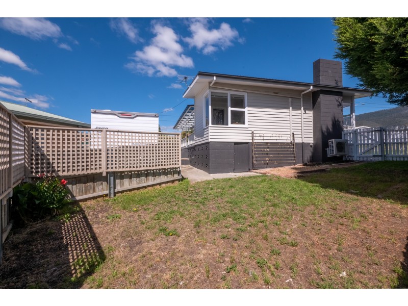 1/15 Malabar Road, Claremont TAS 7011
