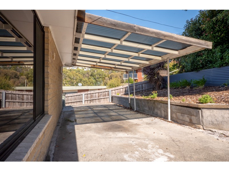 13 Kinarra Crescent, Chigwell TAS 7011