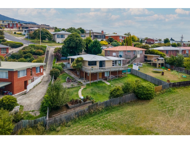 13 Kinarra Crescent, Chigwell TAS 7011