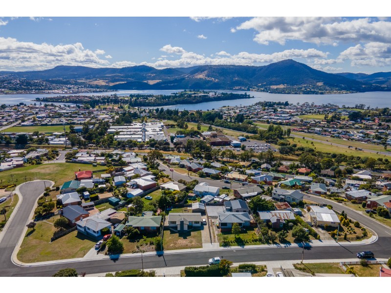 31 Centenary Crescent, Claremont TAS 7011