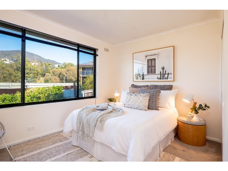 13 Kinarra Crescent, Chigwell TAS 7011