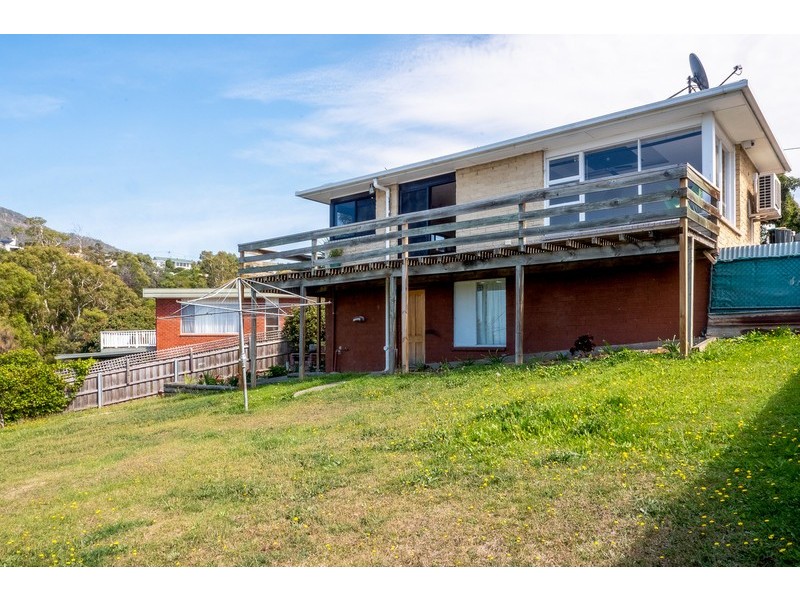 13 Kinarra Crescent, Chigwell TAS 7011