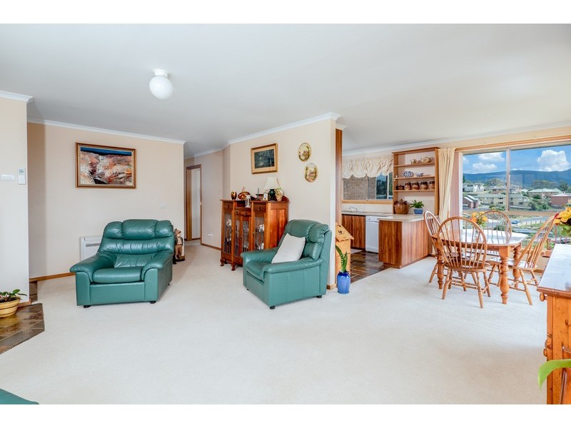 16 Lighton Way, Lenah Valley TAS 7008