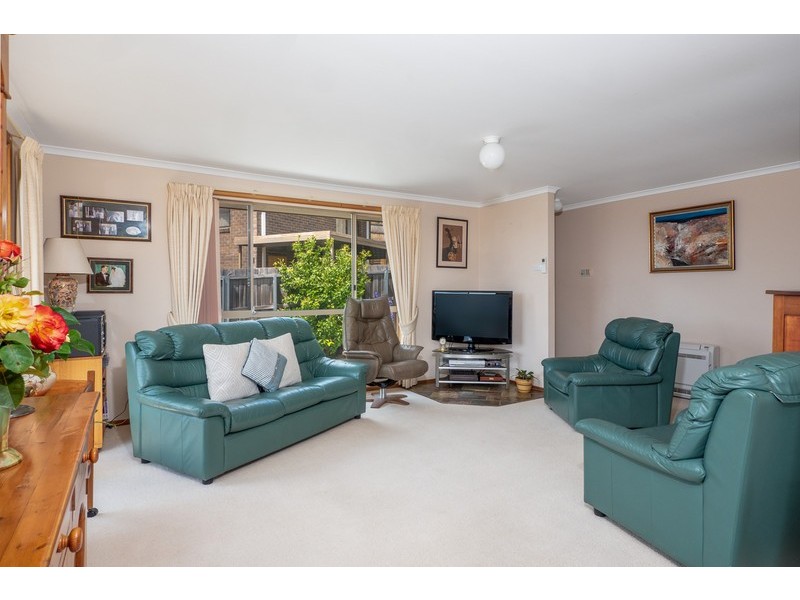 16 Lighton Way, Lenah Valley TAS 7008