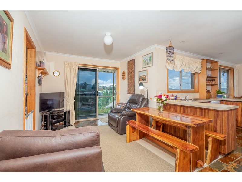 16 Lighton Way, Lenah Valley TAS 7008