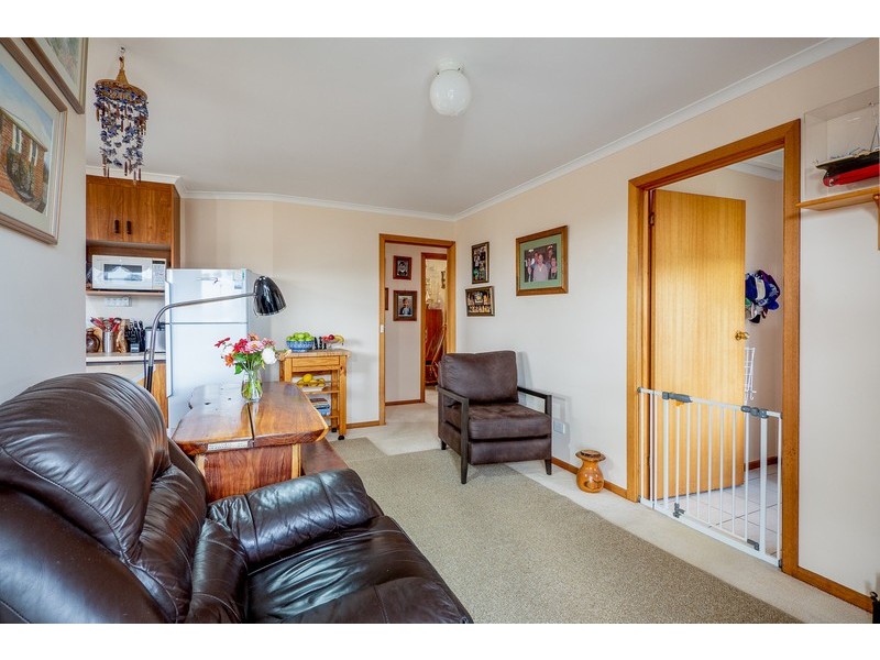 16 Lighton Way, Lenah Valley TAS 7008