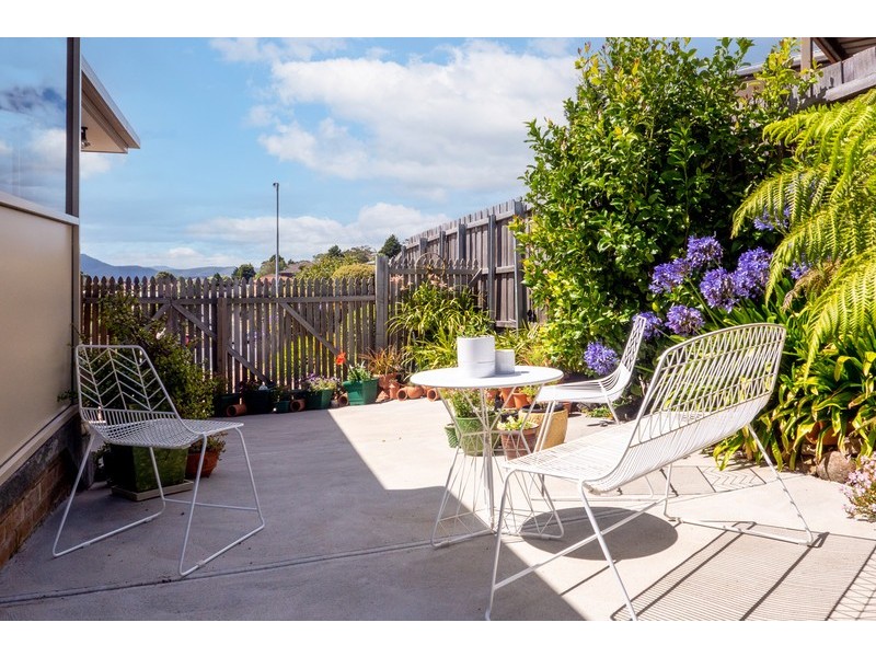 16 Lighton Way, Lenah Valley TAS 7008