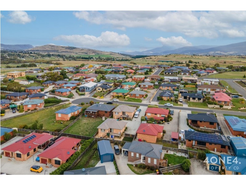2/27 Melissa Street, Brighton TAS 7030