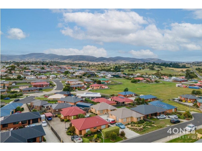 2/27 Melissa Street, Brighton TAS 7030