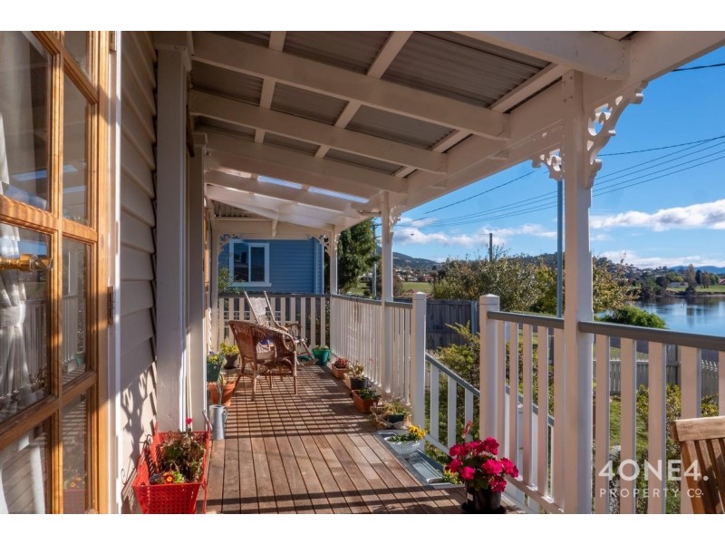 9 Curlew Parade, Claremont TAS 7011