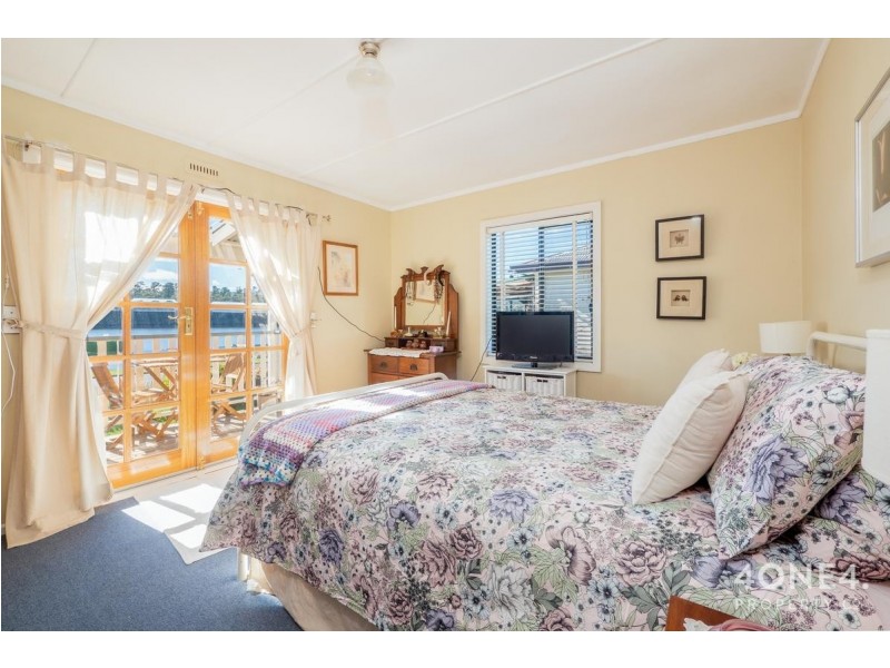 9 Curlew Parade, Claremont TAS 7011