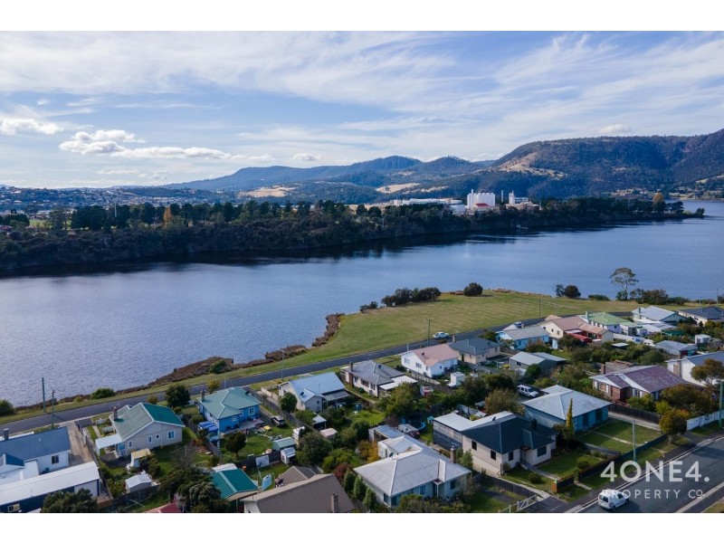 9 Curlew Parade, Claremont TAS 7011