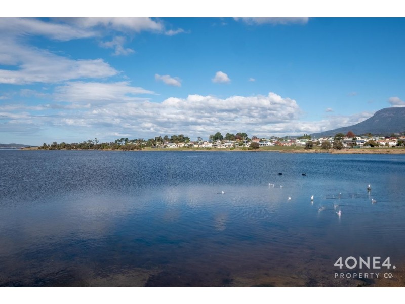 9 Curlew Parade, Claremont TAS 7011