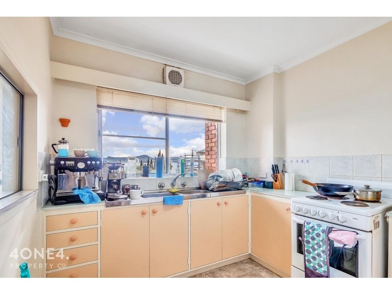 4/2 Mansell Court, Sandy Bay TAS 7005