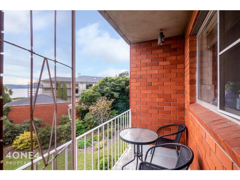 4/2 Mansell Court, Sandy Bay TAS 7005