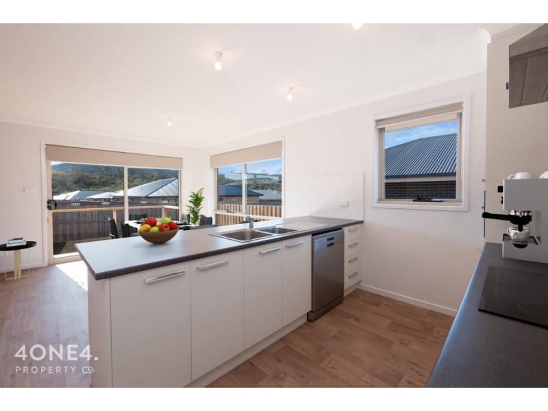 2/5 Emerald Drive, Rokeby TAS 7019