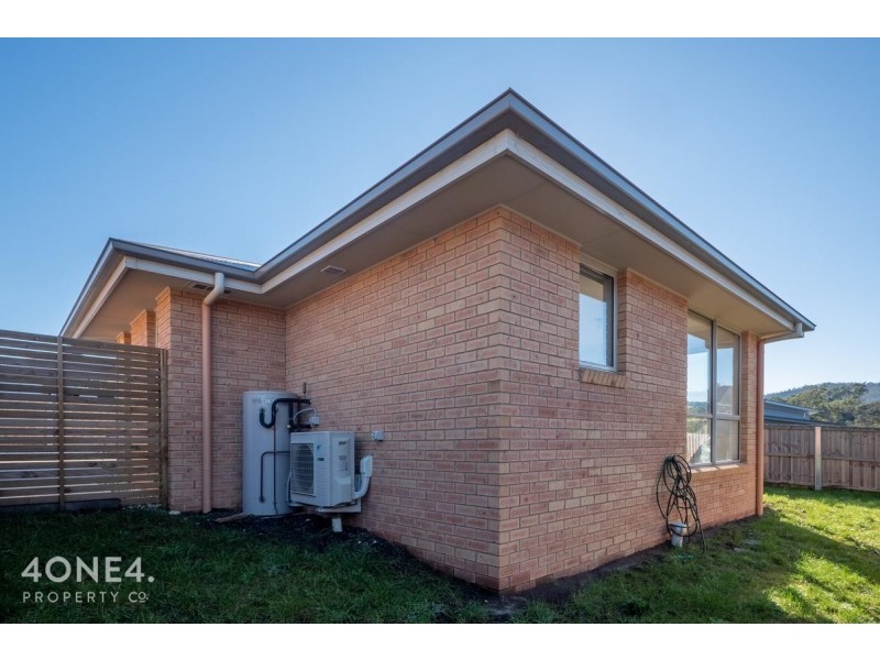 2/5 Emerald Drive, Rokeby TAS 7019