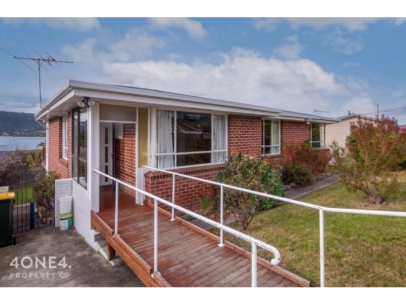 11 Pekurn Crescent, Berriedale TAS 7011