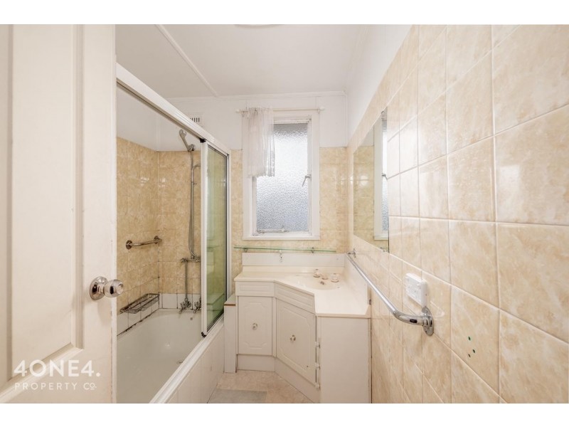 11 Pekurn Crescent, Berriedale TAS 7011